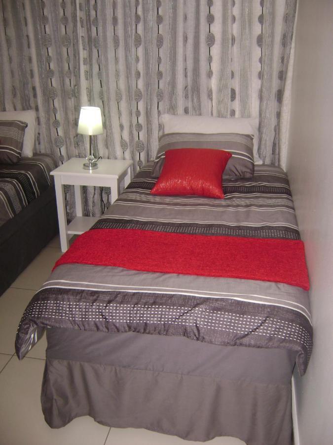 North Beach Durban Apartments Экстерьер фото