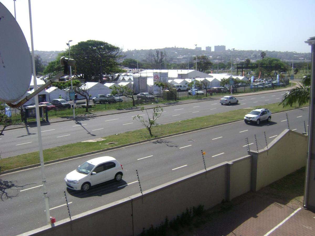 North Beach Durban Apartments Экстерьер фото